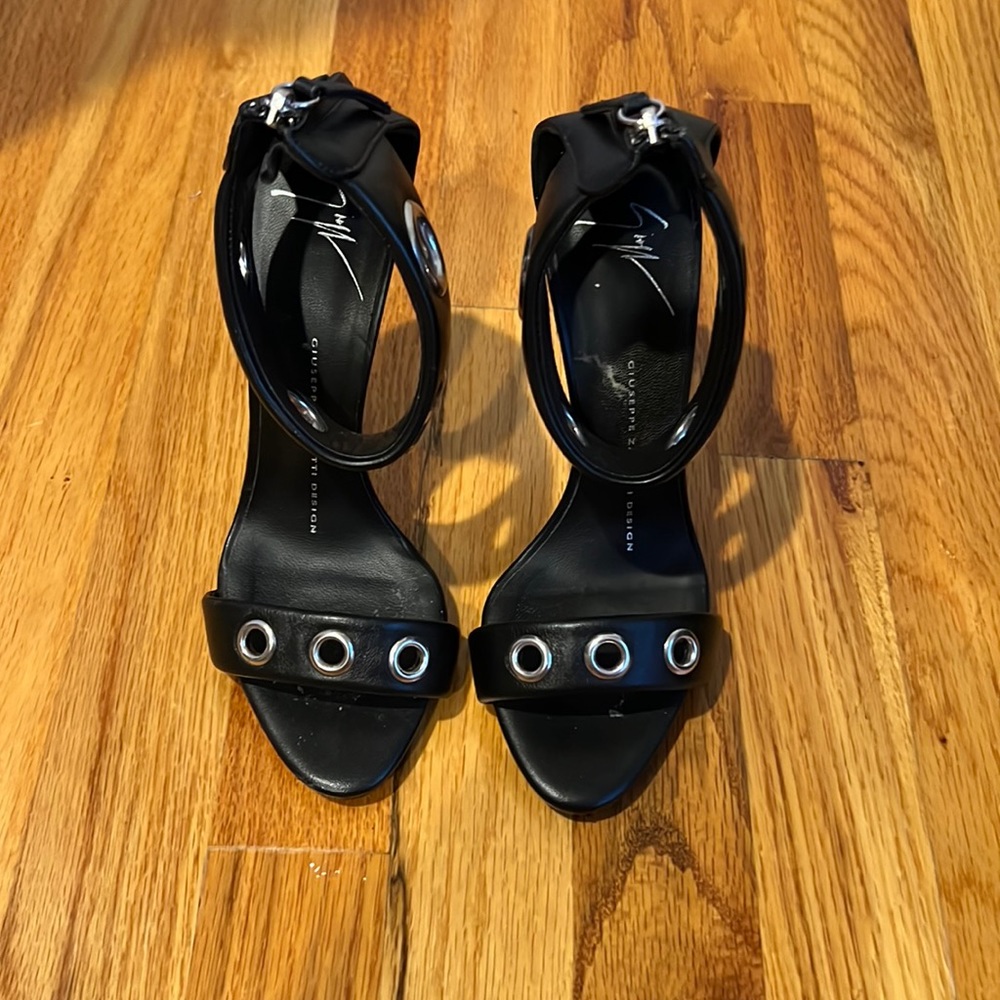 Guiseppe Zanotti